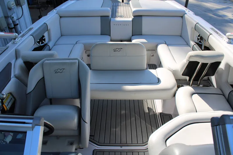 Slide: The Image of Nautique 236 2007 - 13