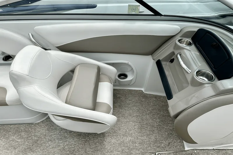 Slide: The Image of Crownline Boats 205 SS 2019 - 13