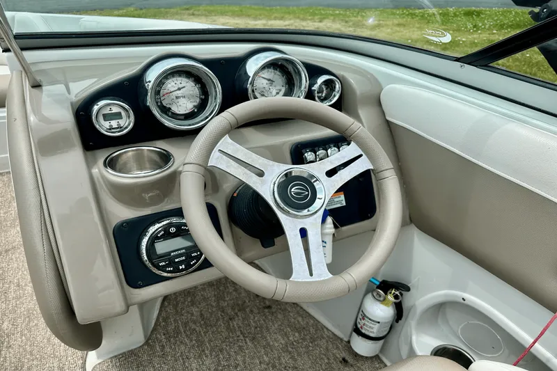 Slide: The Image of Crownline Boats 205 SS 2019 - 15