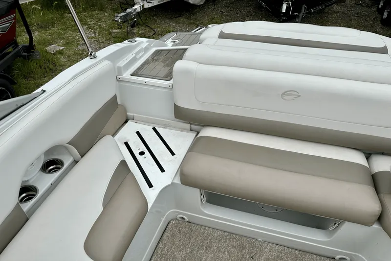 Slide: The Image of Crownline Boats 205 SS 2019 - 26