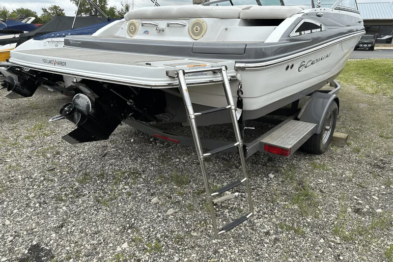 Slide: The Image of Crownline Boats 205 SS 2019 - 32