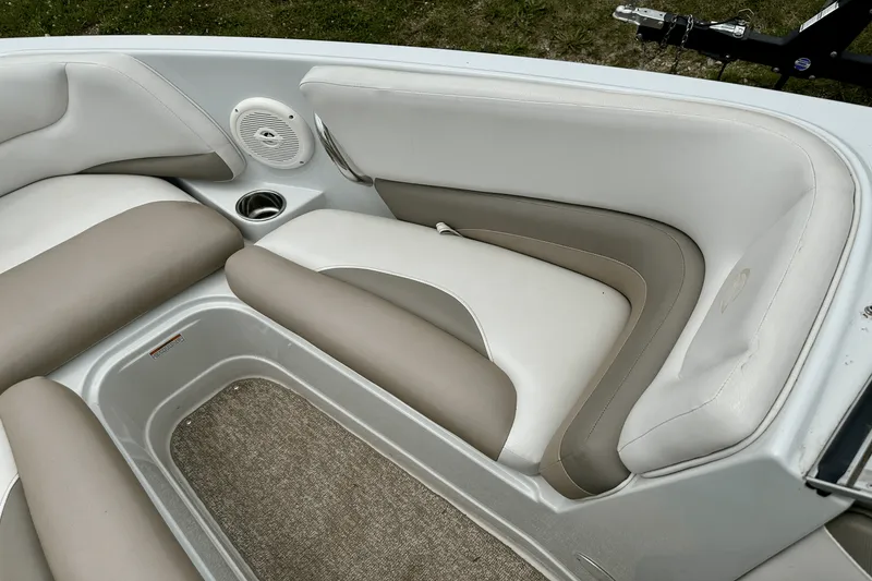 Slide: The Image of Crownline Boats 205 SS 2019 - 8