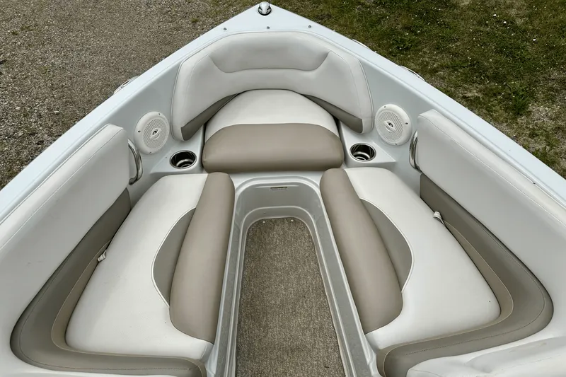 Slide: The Image of Crownline Boats 205 SS 2019 - 9