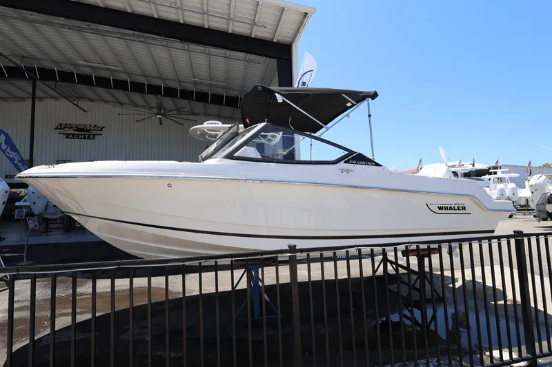 Slide: The Image of Boston Whaler 210 Vantage 2025 - 2