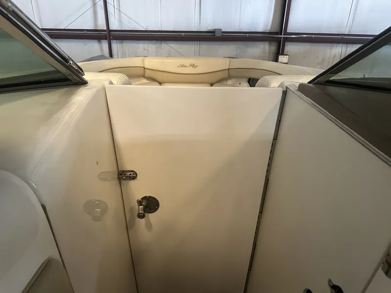 Slide: The Image of Sea Ray 290 BOW RIDER 2002 - 23