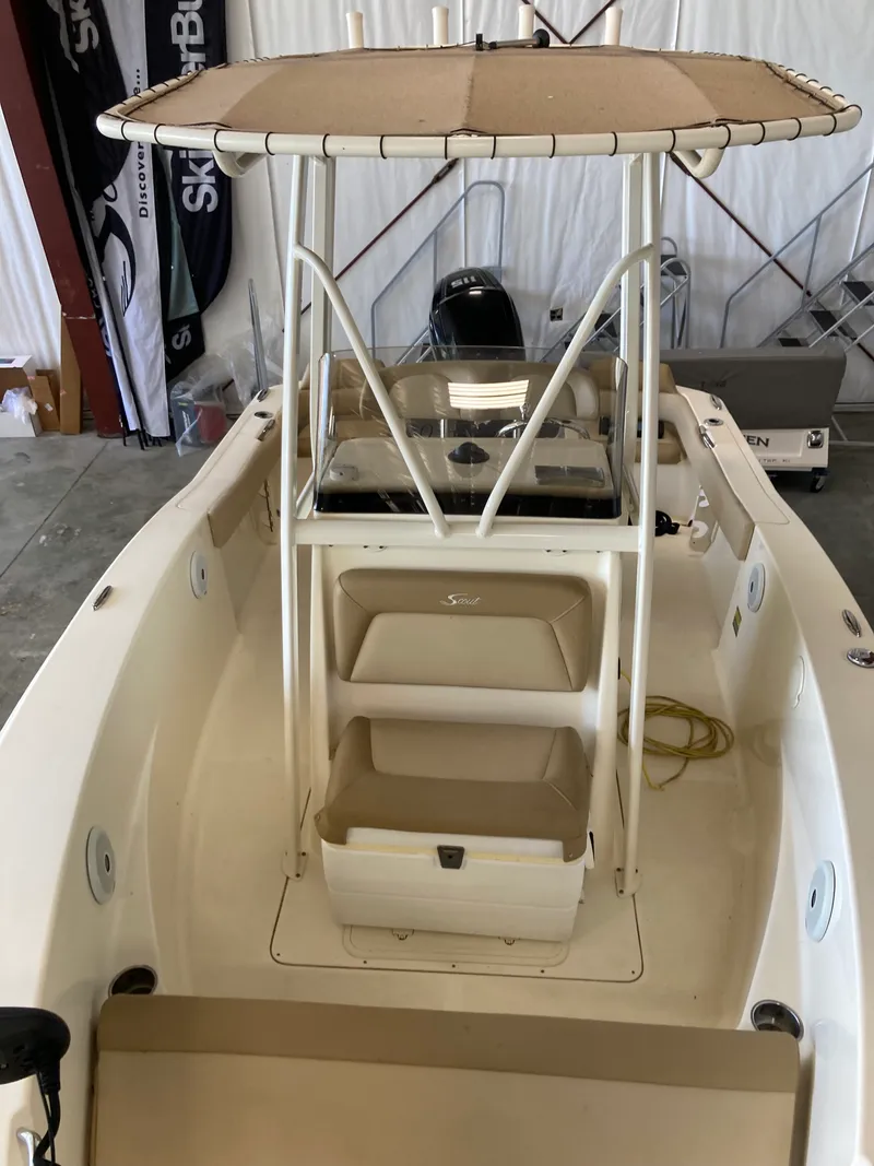 Slide: The Image of Scout 195 SPORTFISH 2019 - 10