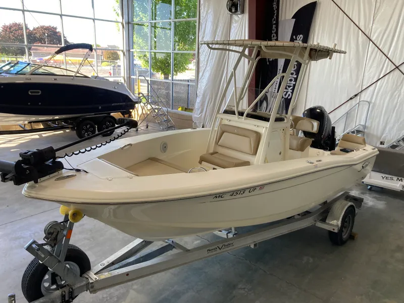 Slide: The Image of Scout 195 SPORTFISH 2019 - 16
