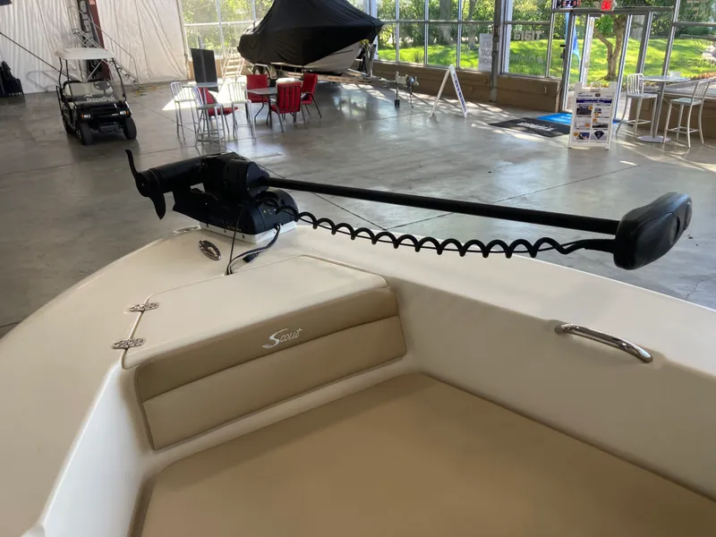 Slide: The Image of Scout 195 SPORTFISH 2019 - 19