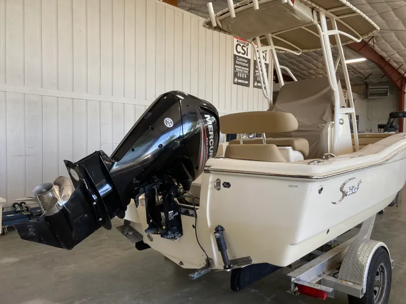 Slide: The Image of Scout 195 SPORTFISH 2019 - 4