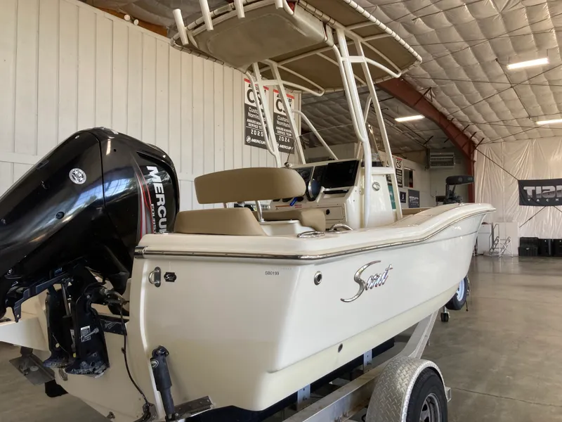 Slide: The Image of Scout 195 SPORTFISH 2019 - 5