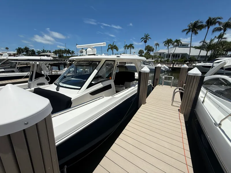 Slide: The Image of Boston Whaler 350 REALM 2020 - 2