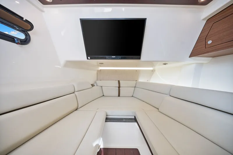 Slide: The Image of Boston Whaler 350 REALM 2020 - 22