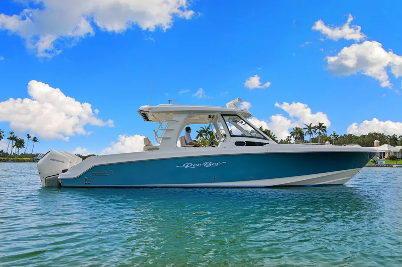 Slide: The Image of Boston Whaler 350 REALM 2020 - 8