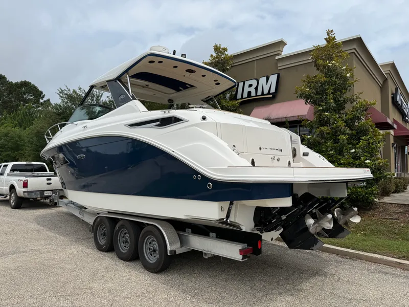 Slide: The Image of Sea Ray 320 SUNDANCER 2020 - 10