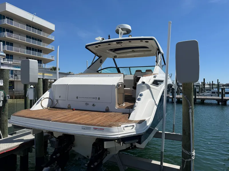Slide: The Image of Sea Ray 320 SUNDANCER 2020 - 14