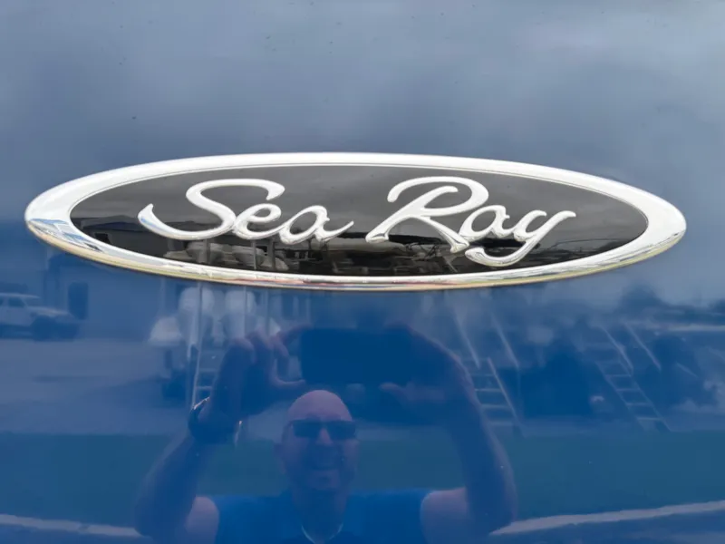 Slide: The Image of Sea Ray 320 SUNDANCER 2020 - 16