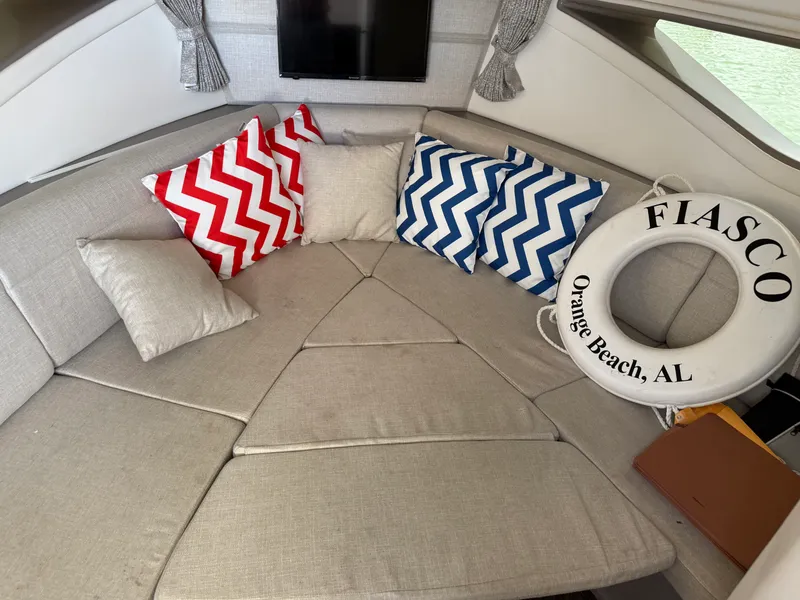 Slide: The Image of Sea Ray 320 SUNDANCER 2020 - 55