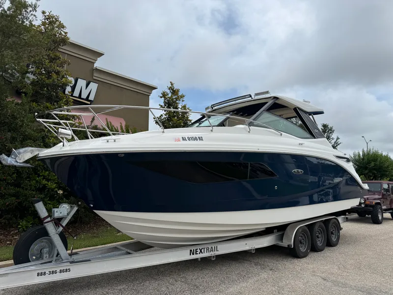 Slide: The Image of Sea Ray 320 SUNDANCER 2020 - 8
