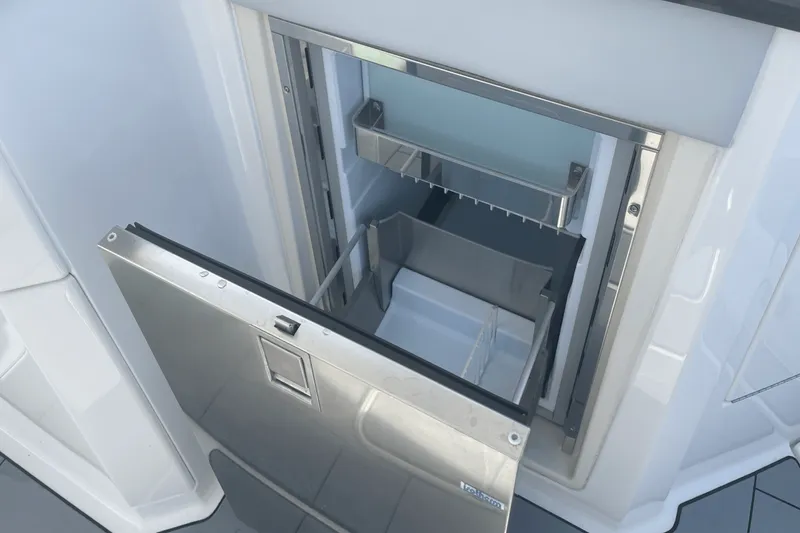 Slide: The Image of Aviara AV32 OB 2022 - 60
