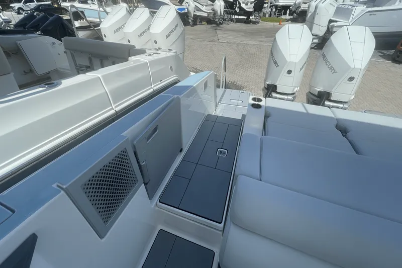 Slide: The Image of Aviara AV32 OB 2022 - 70