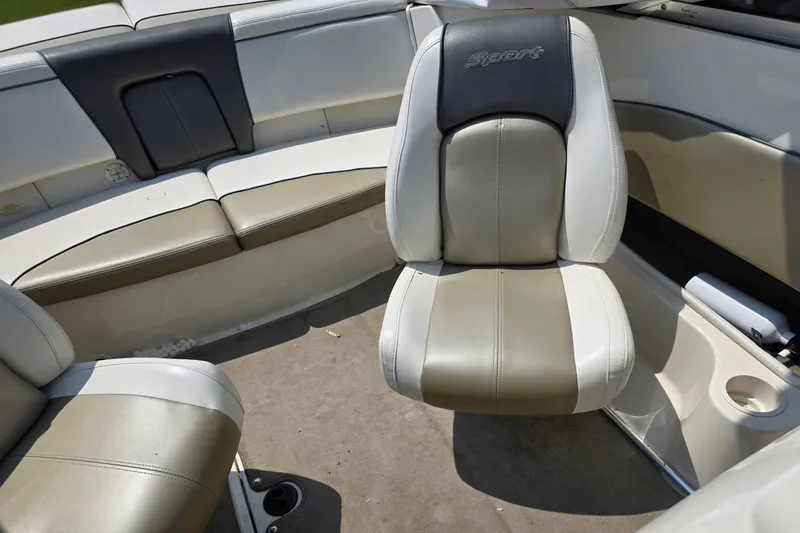 Slide: The Image of Sea Ray 195 SPORT 2006 - 10