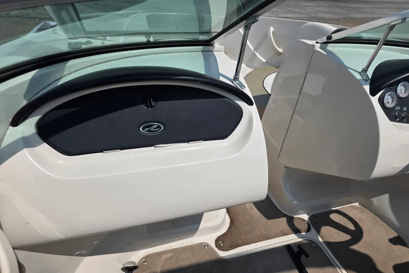 Slide: The Image of Sea Ray 195 SPORT 2006 - 13