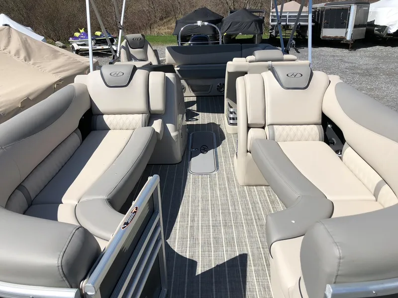 Slide: The Image of Harris Grand Mariner 230 2018 - 11