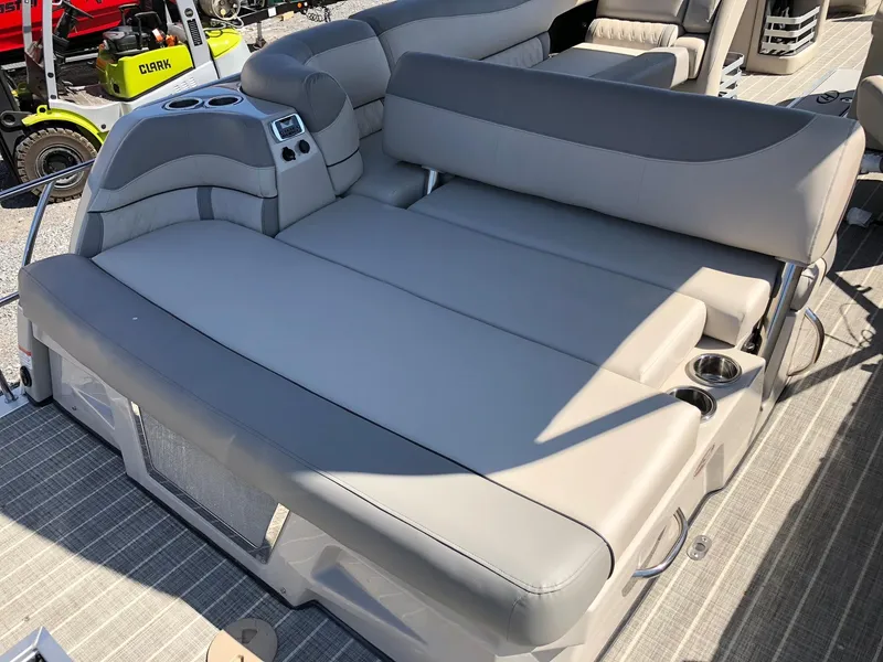 Slide: The Image of Harris Grand Mariner 230 2018 - 5