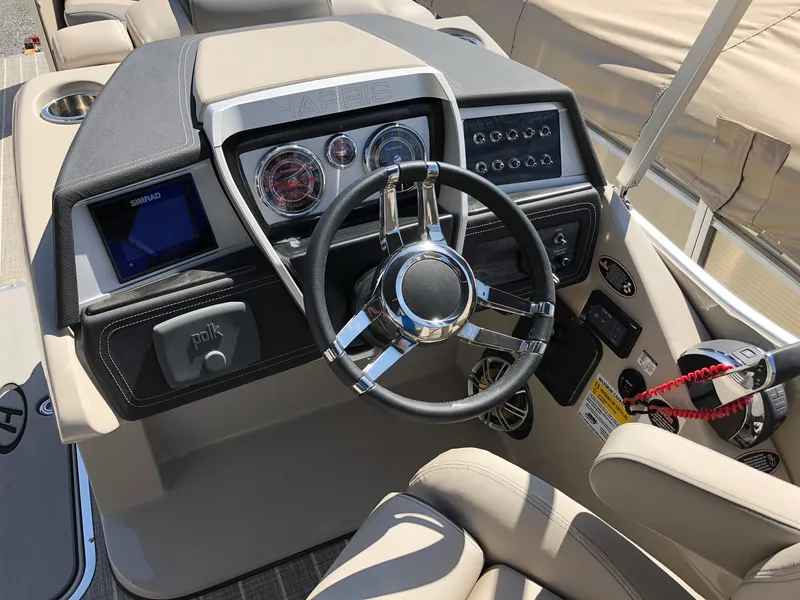 Slide: The Image of Harris Grand Mariner 230 2018 - 7