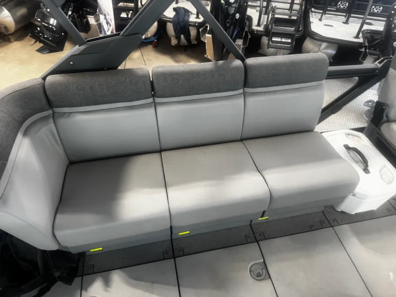 Slide: The Image of Sea-Doo SWITCH 19 2022 - 16