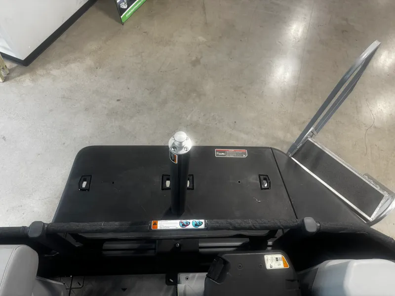 Slide: The Image of Sea-Doo SWITCH 19 2022 - 17