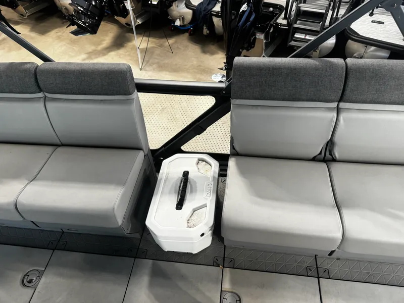 Slide: The Image of Sea-Doo SWITCH 19 2022 - 9