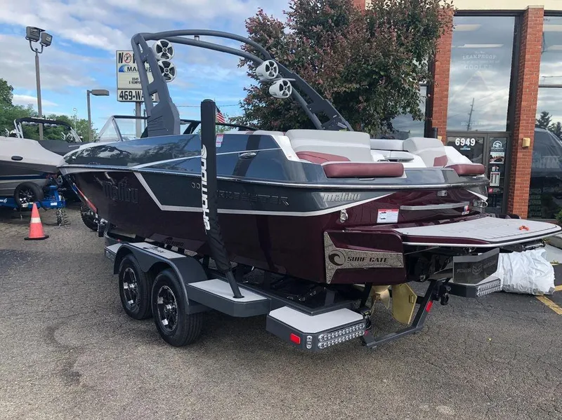 Slide: The Image of Malibu Wakesetter 22 MXZ 2018 - 13