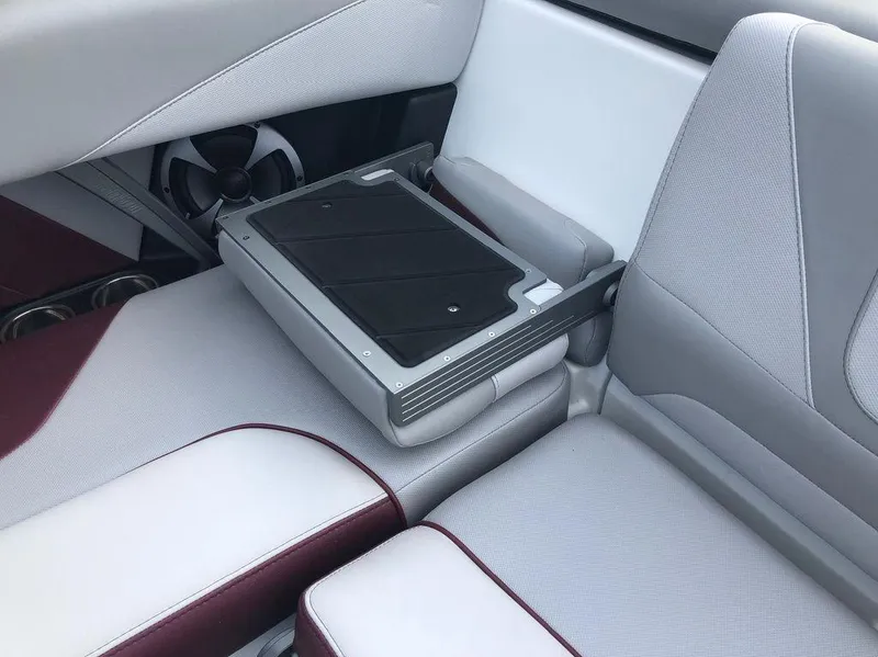 Slide: The Image of Malibu Wakesetter 22 MXZ 2018 - 18