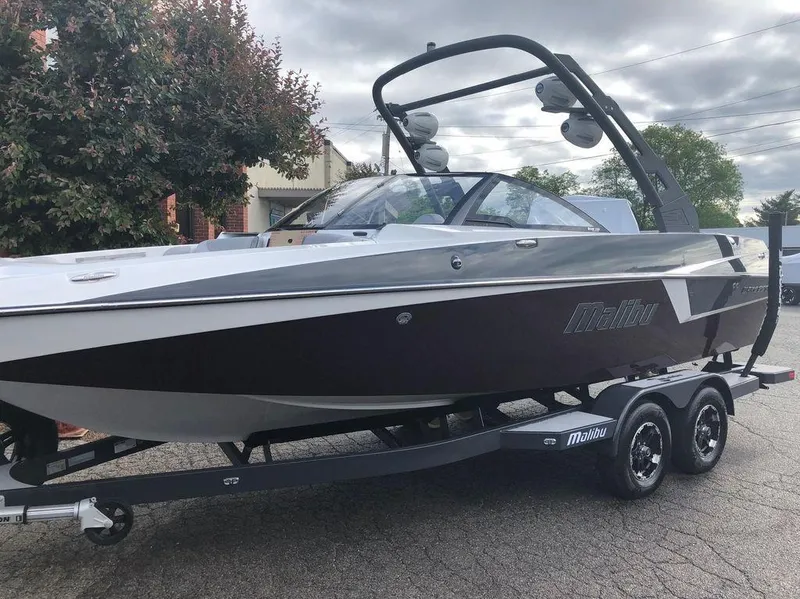 Slide: The Image of Malibu Wakesetter 22 MXZ 2018 - 29