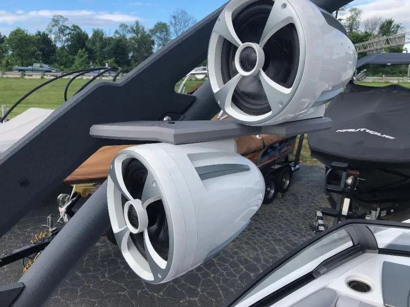 Slide: The Image of Malibu Wakesetter 22 MXZ 2018 - 3