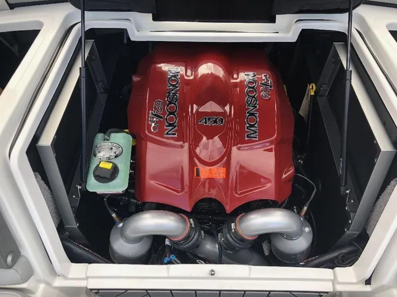 Slide: The Image of Malibu Wakesetter 22 MXZ 2018 - 34