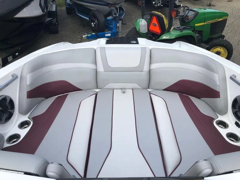 Slide: The Image of Malibu Wakesetter 22 MXZ 2018 - 35