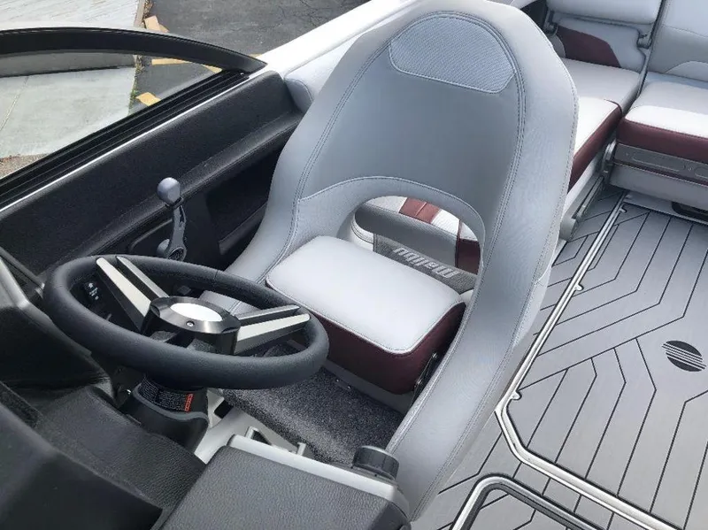 Slide: The Image of Malibu Wakesetter 22 MXZ 2018 - 7