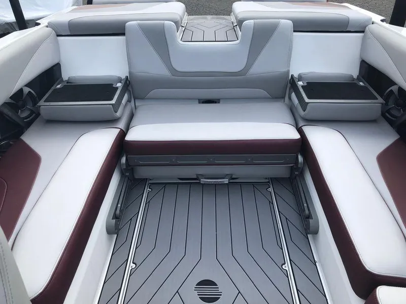 Slide: The Image of Malibu Wakesetter 22 MXZ 2018 - 9