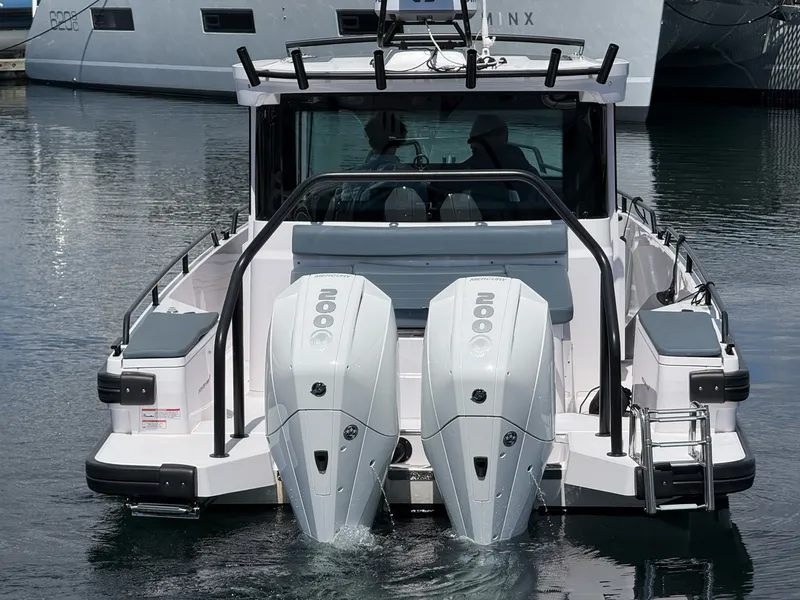 Slide: The Image of Axopar 28 CABIN 2022 - 10