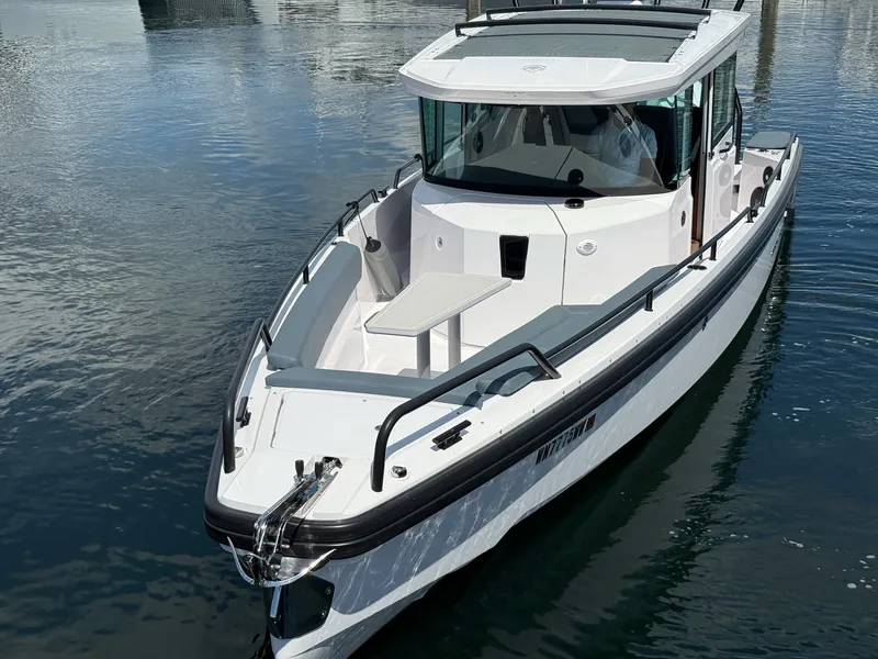 Slide: The Image of Axopar 28 CABIN 2022 - 17