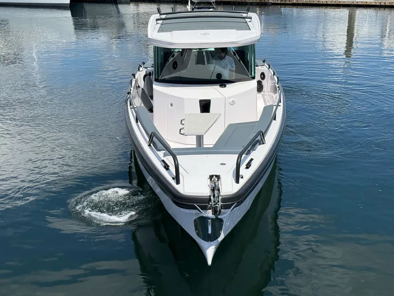 Slide: The Image of Axopar 28 CABIN 2022 - 19