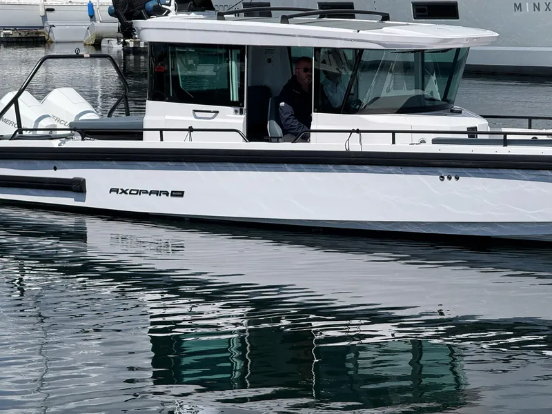 Slide: The Image of Axopar 28 CABIN 2022 - 2