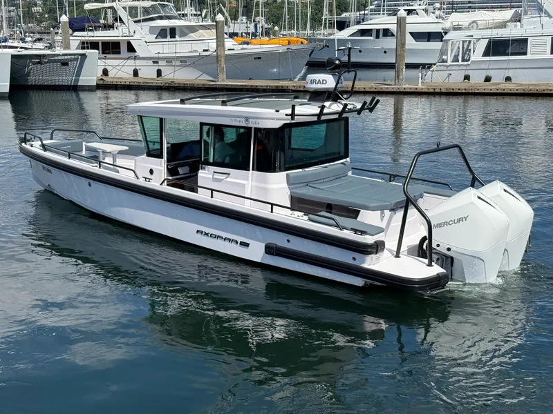 Slide: The Image of Axopar 28 CABIN 2022 - 26