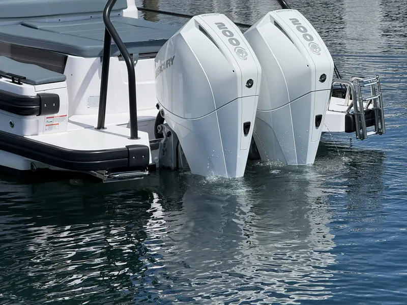 Slide: The Image of Axopar 28 CABIN 2022 - 29