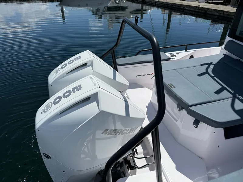 Slide: The Image of Axopar 28 CABIN 2022 - 32
