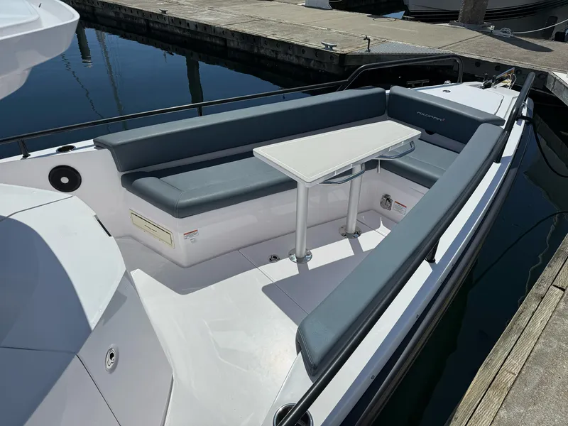 Slide: The Image of Axopar 28 CABIN 2022 - 42