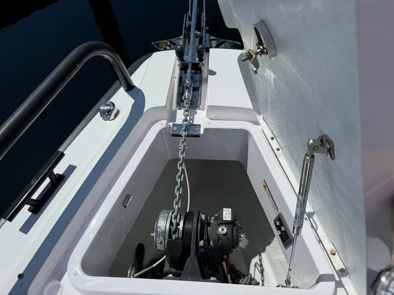 Slide: The Image of Axopar 28 CABIN 2022 - 46