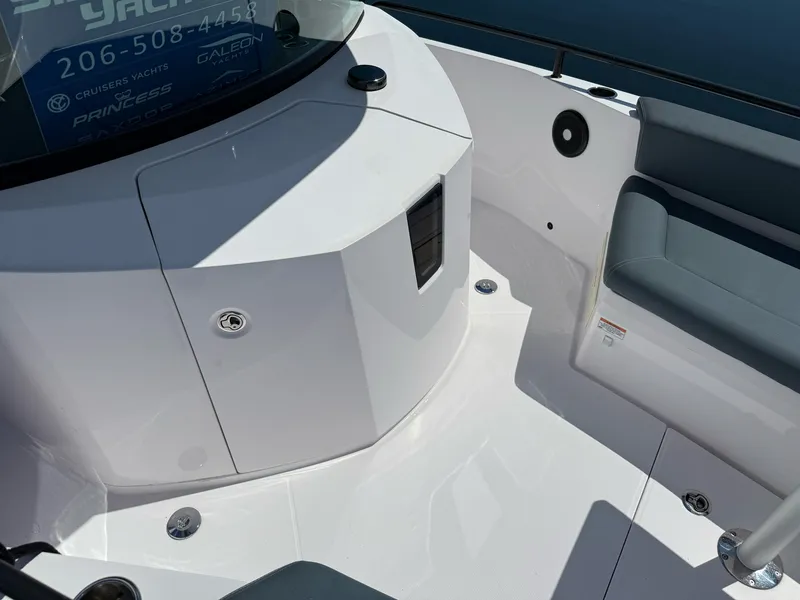 Slide: The Image of Axopar 28 CABIN 2022 - 48